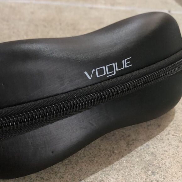 Vogue eyeglasses/sunglass case zippered hard case - Picture 1 of 8